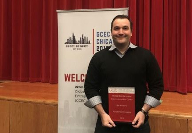 Robert Grajewski collects the award for the Wond'ry. (Submitted photo)