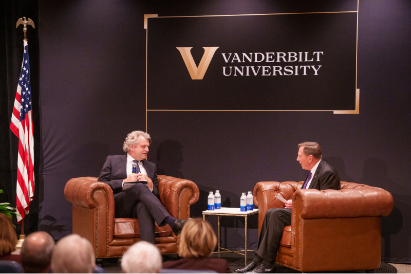 Chancellor Daniel Diermeier (left) hosts retired U.S. Army Gen. David Petraeus for the Lecture Series on Modern Conflict and Emerging Threats at the John Seigenthaler Center on Nov. 10. (Harrison McClary/Vanderbilt)