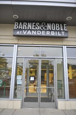 Exterior Barnes Noble at Vanderbilt 300