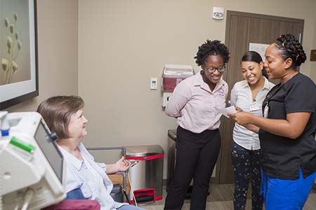 Leigha Mills, D'Asia Holloway