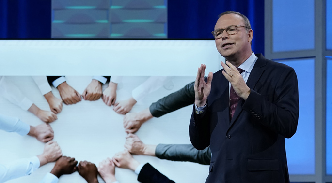 Jeff Balser, MD, PhD, discusses VUMC’s commitment to community during this week’s Leadership Assembly.