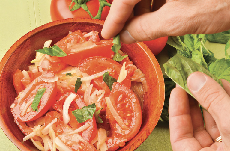photo of tomato and onion salad