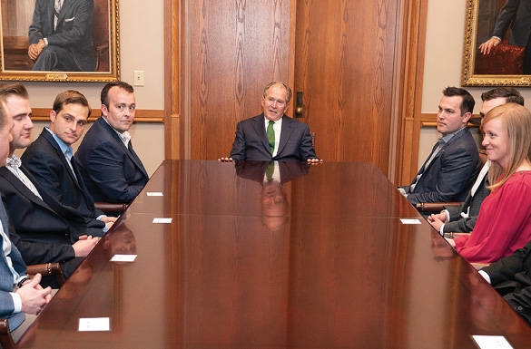 photo of President George W. Bush meeting with students