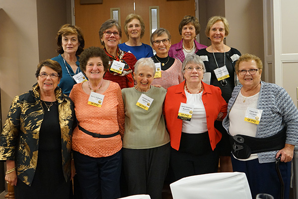 DEan Linda Norman and VUSN Class of 1968