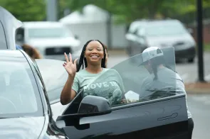 First year students arrive for Move In at the Martha River Ingram Commons. (Harrison McClary/Vanderbilt University)