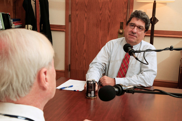 Chancellor Nicholas S. Zeppos interviews Chris Matthews for "The Zeppos Report" march 27. (Vanderbilt University)