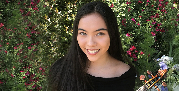 Nora Wang with violin