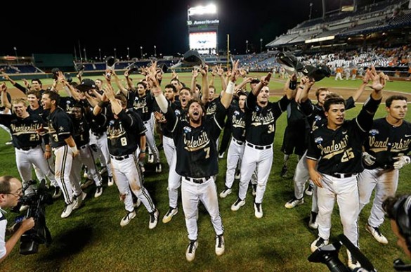 Baseball_CWS_advance_finals