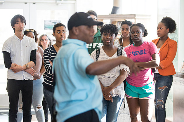 Prominent historian Dr. Bobby Lovett captivated students in the Historic Black Nashville University Course with stories of Fort Negley's role in the Civil War. (Vanderbilt University)