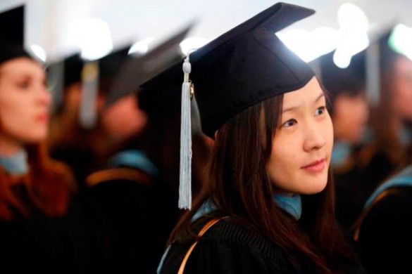 Commencement_2013_student