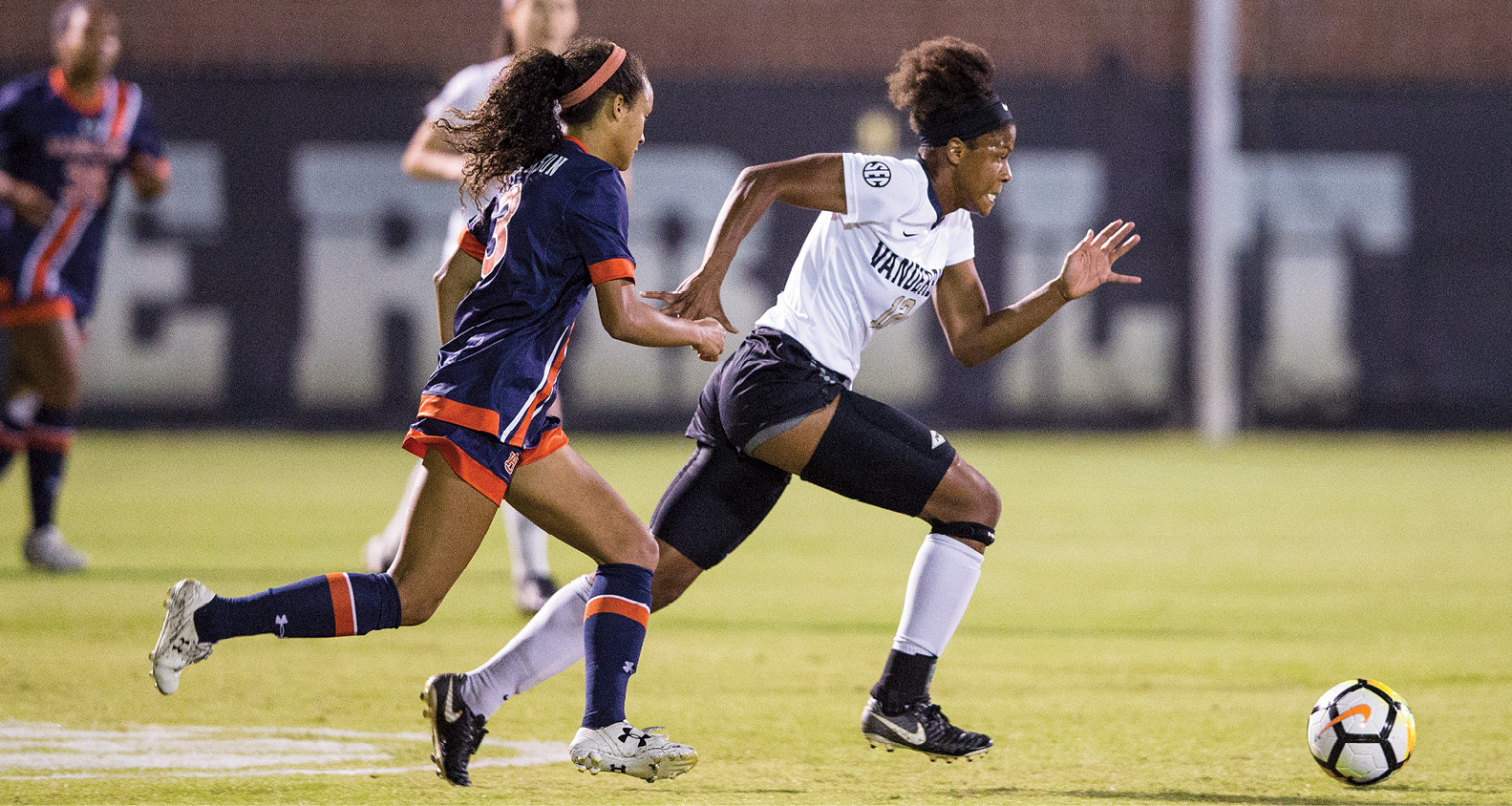 Simone Charley heads downfield last October, helping the Commodores defeat Auburn 2–1 and clinching the No. 4 seed in the SEC Tournament. (JOE HOWELL)