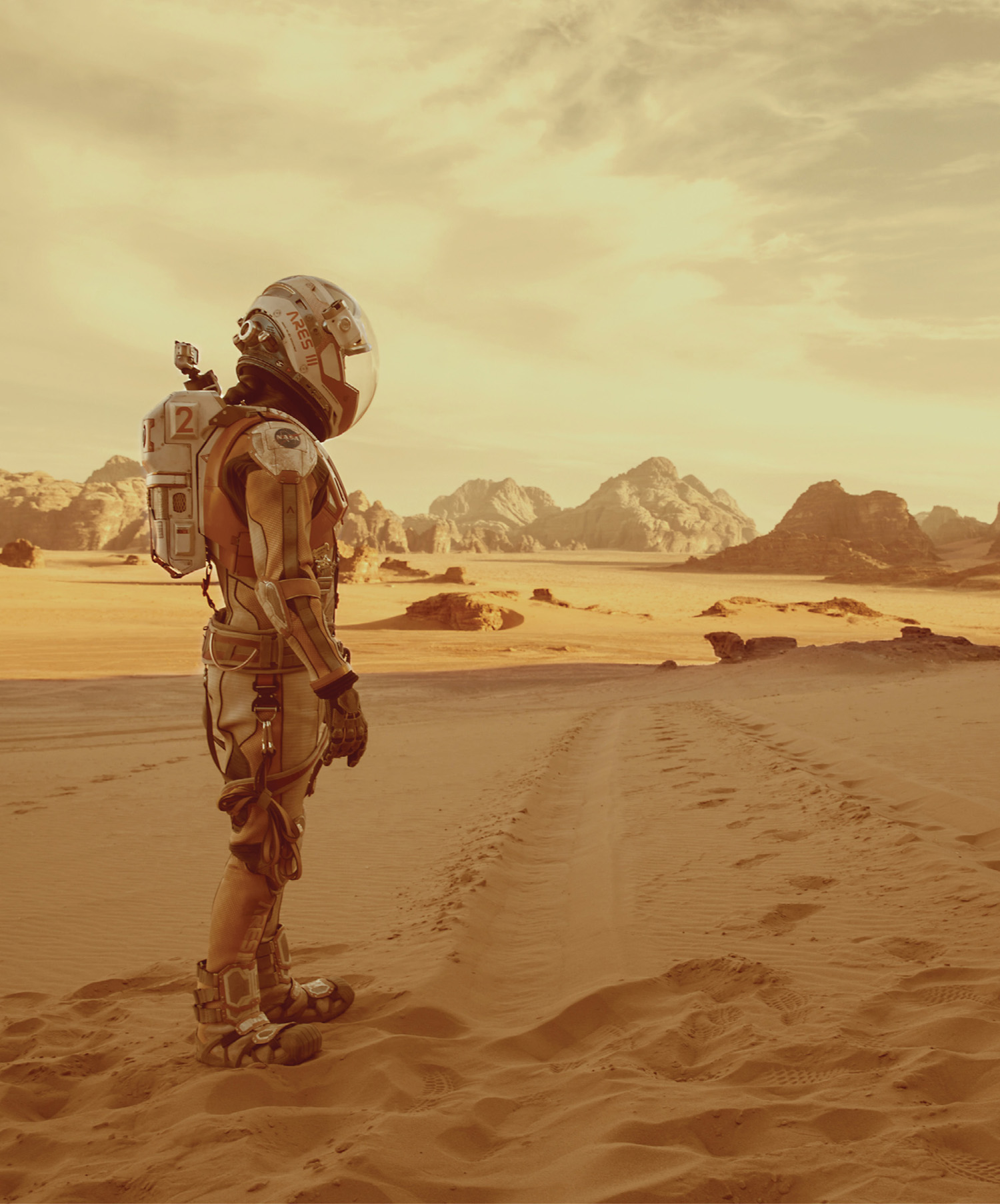 A film still from the movie The Martian featuring an image of an astronaut on Mars