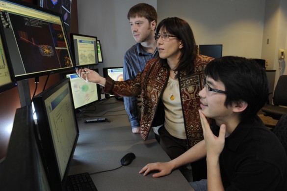 549_20130515153544-CMSCenter Velkovska and students at computer