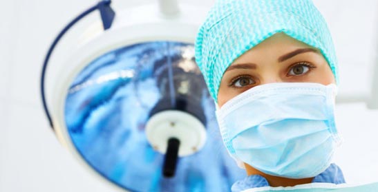 femaleSurgeon547 (iStock photo)