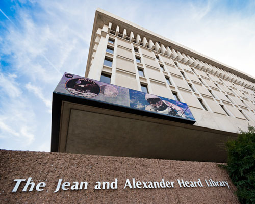 Outdoor-library-Exhibit-Jon-Erickson The Jean and Alexander Heard Library, as seen from 21st Avenue South. (Photo by Jon Erickson)