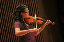 (photo by Tolu Omokehinde)