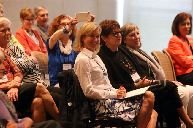 Students in Osher Lifelong Learning classses often make new friendships (Vanderbilt University)