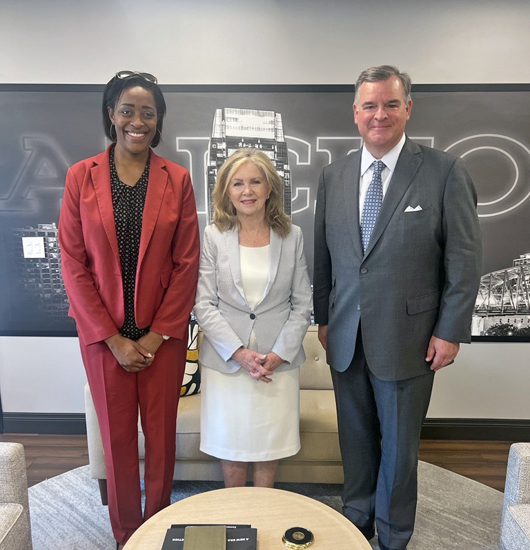 Candice Lee, Marsha Blackburn, and VC Nathan Green pose for a photo during Sen. Blackburn's visit to Vanderbilt in August
