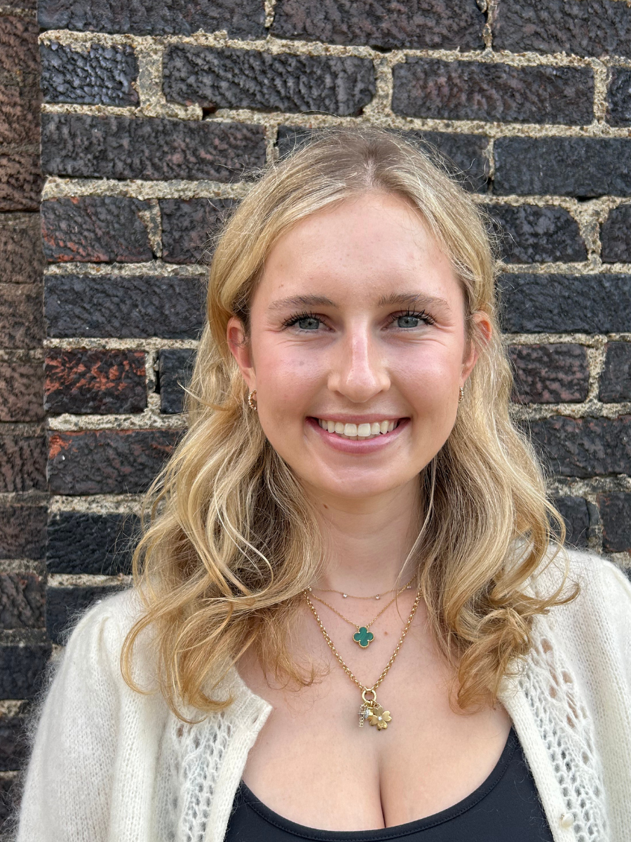 Caroline Weller, Junior