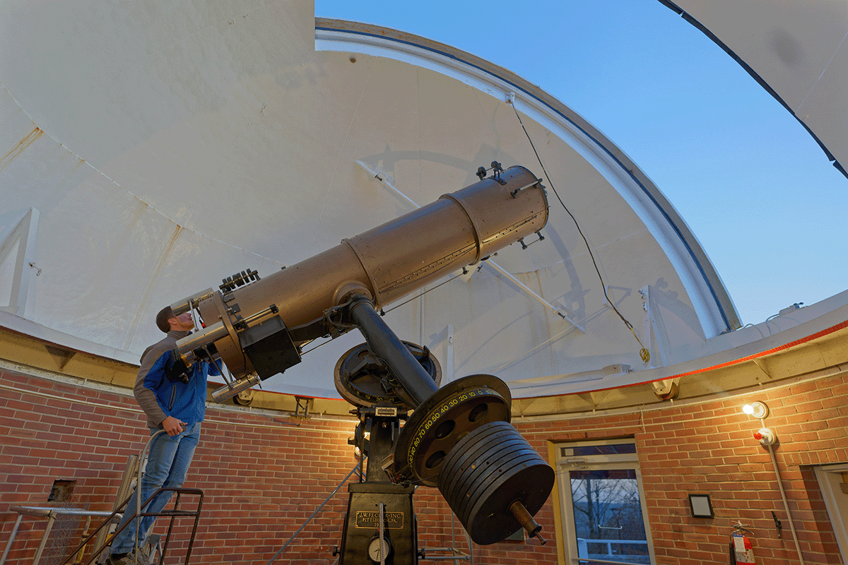 Vanderbilt Dyer Observatory Director Billy Teets operating the Seyfert telescope