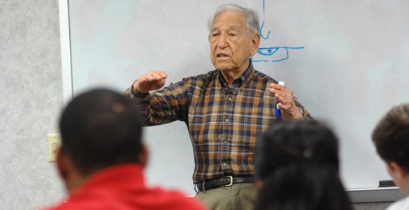 Legendary Vanderbilt scientist Stanley Cohen, Ph.D., talks to students during a 2009 visit to the Medical Center.