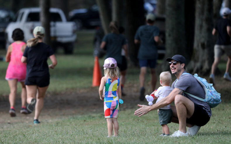Shade Tree Trot. (photo by Donn Jones)