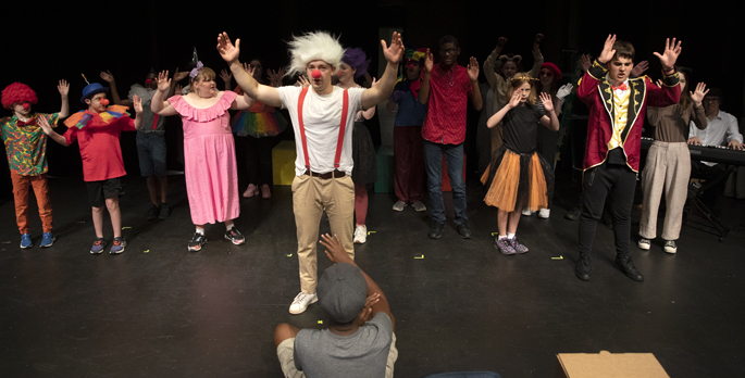 SENSE Theatre students act in the play Circus del Sé.