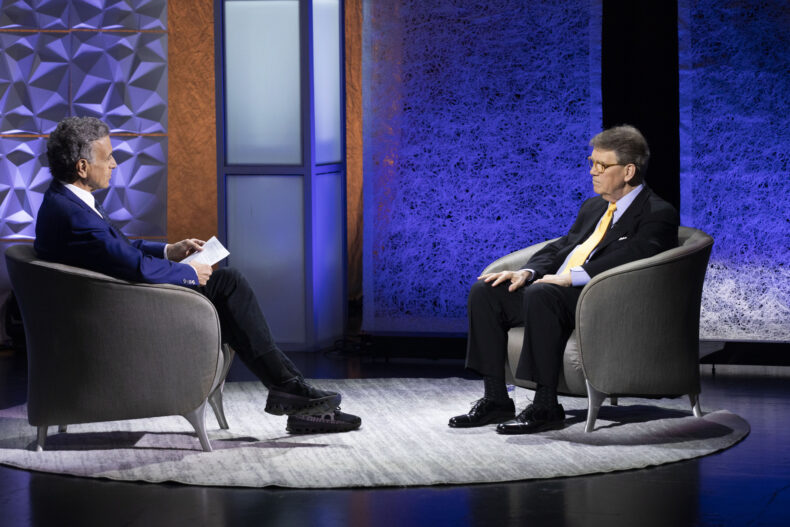 C. Wright Pinson, MBA, MD, right, discusses his storied career at VUMC with John Seigenthaler at the Leadership Assembly. (photo by Susan Urmy)