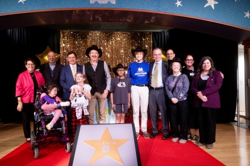 Kix Brooks, center, and others at the Walk of Champions event at Monroe Carell Jr. Children’s Hospital at Vanderbilt. (photo by Susan Urmy)