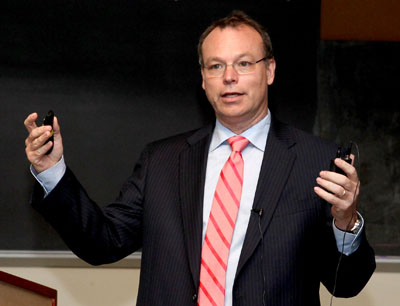 SOM Spring Faculty Meeting in 208 Light HallPhotos by : Susan Urmy