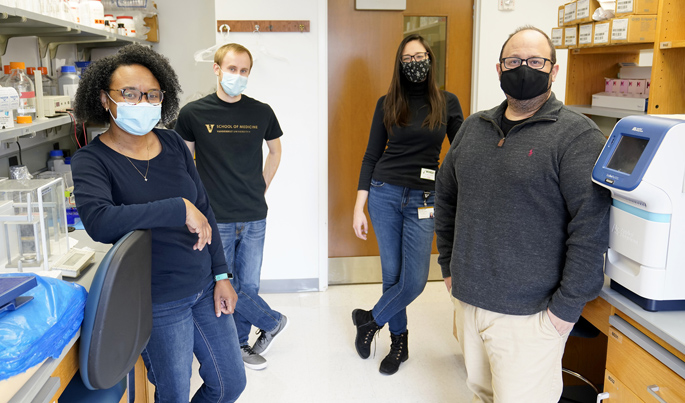C. Henrique Serezani, PhD, right, and colleagues, from left, Amondrea Blackman, Nathan Klopfenstein and Júlia Miranda Ribeiro Bazzano are studying the early events of the inflammatory response to infection.