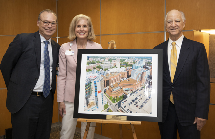Gordon Bernard, MD, right, with Jeff Balser, MD, PhD, and Jennifer Pietenpol, PhD. (p(photo by Erin O. Smith)
