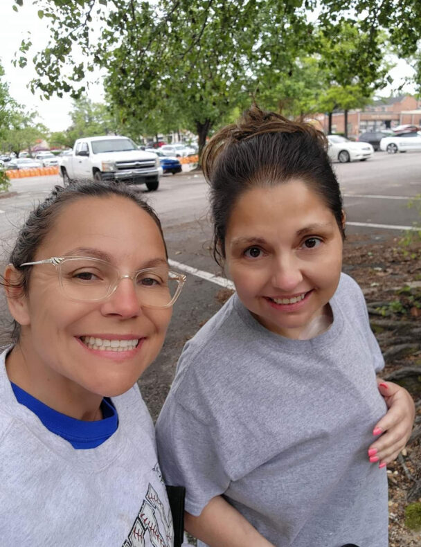 Heart patient Lisa Kimbrell, right, with her sister, Rebecca Bickerton.