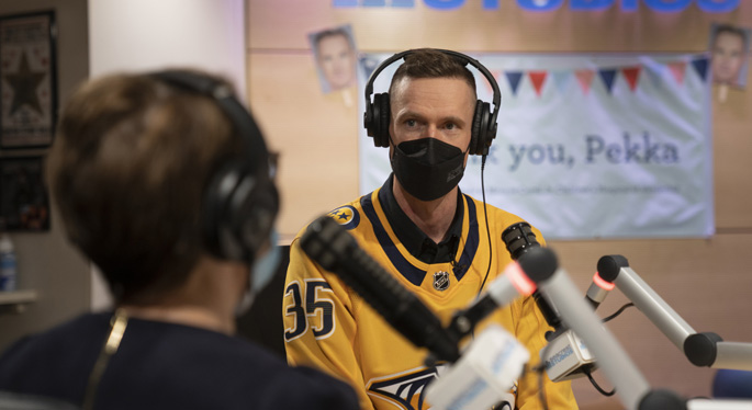 Retired Nashville Predators goaltender Pekka Rinne talks with patients during a virtual broadcast in Seacrest Studio at Children’s Hospital. (photo by Cayce Long)