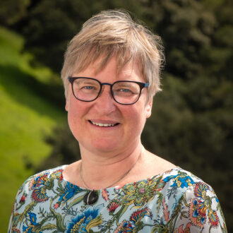 Headshot of Eva Schill.