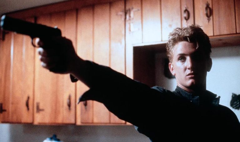 AT CLOSE RANGE (35mm)