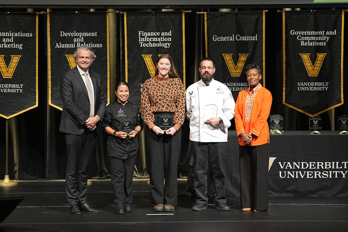Pictured: Chancellor Daniel Diermeier, Vanderbilt Campus Dining Training team, Sydney Savion (Vanderbilt University)